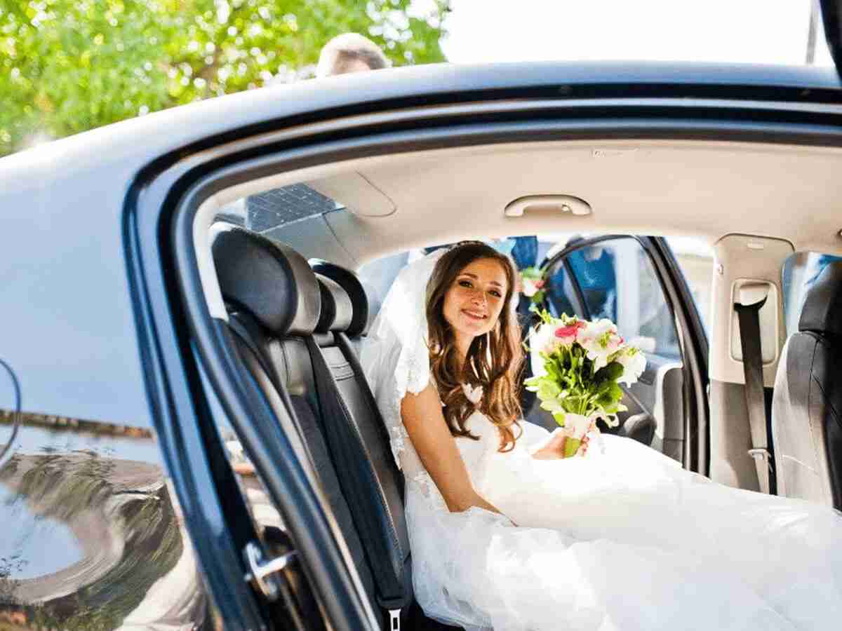 10-Moments-You-Need-a-Luxury-Car-Rental