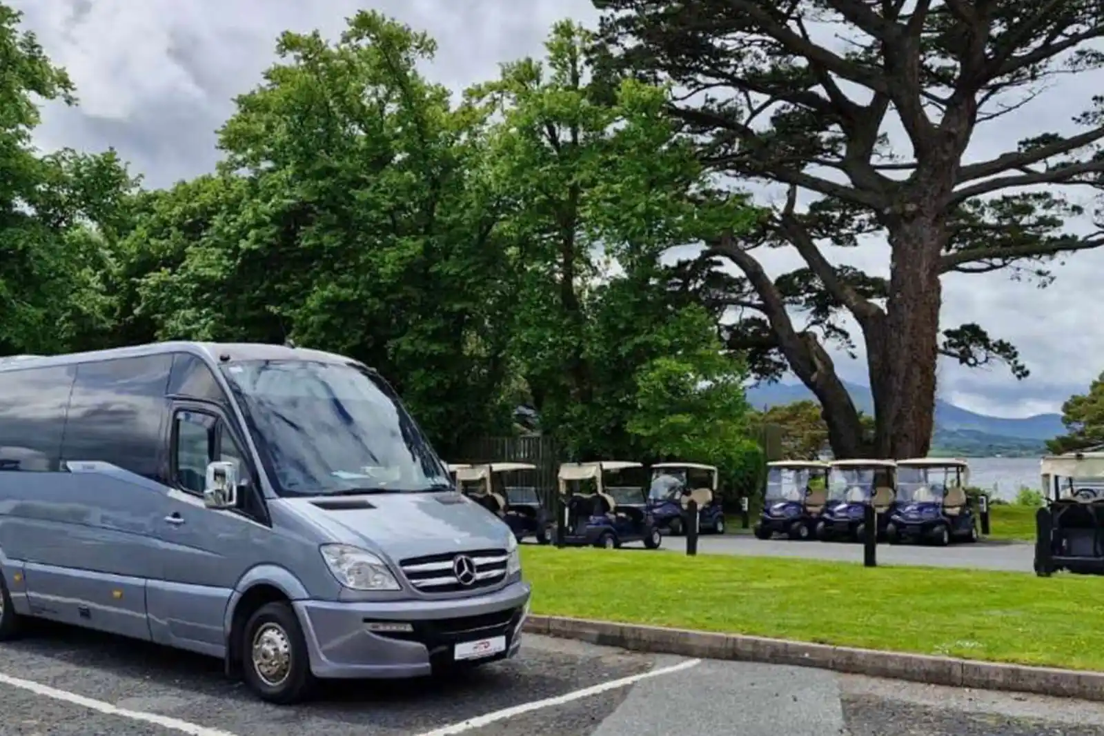 How Executive Mini Coach Services Enhance Your Travel Experience
